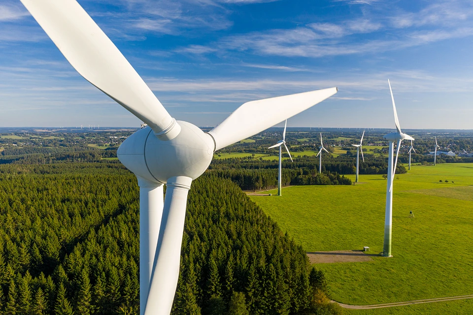 2025: O‘zbekiston toza energiya ulushini rekord darajaga oshirishga intilmoqda